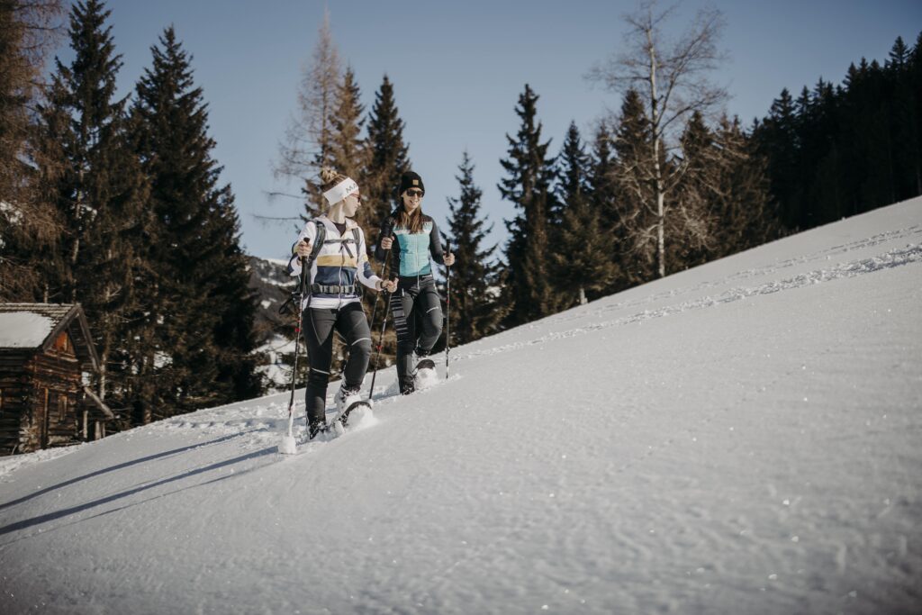 L'hotel per escursioni e avventure in montagna Alte Post di Grossarl dimostra quanto possano essere divertenti le escursioni con le racchette da neve.