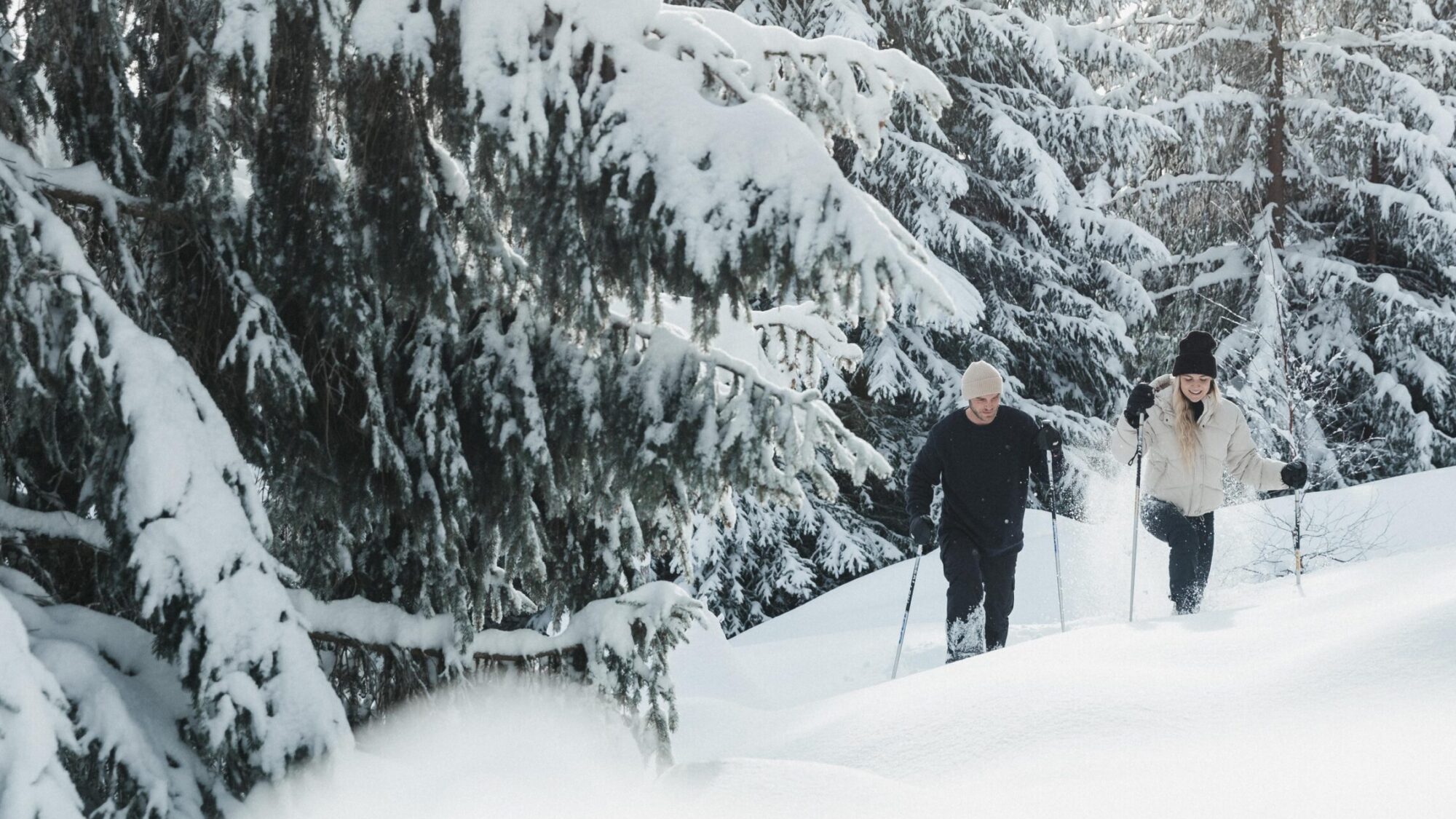 Das Dorf Schönleitn weiß um die Schönheit des Kärntner Winters Bescheid und bietet daher geführte Schneeschuhtouren an.