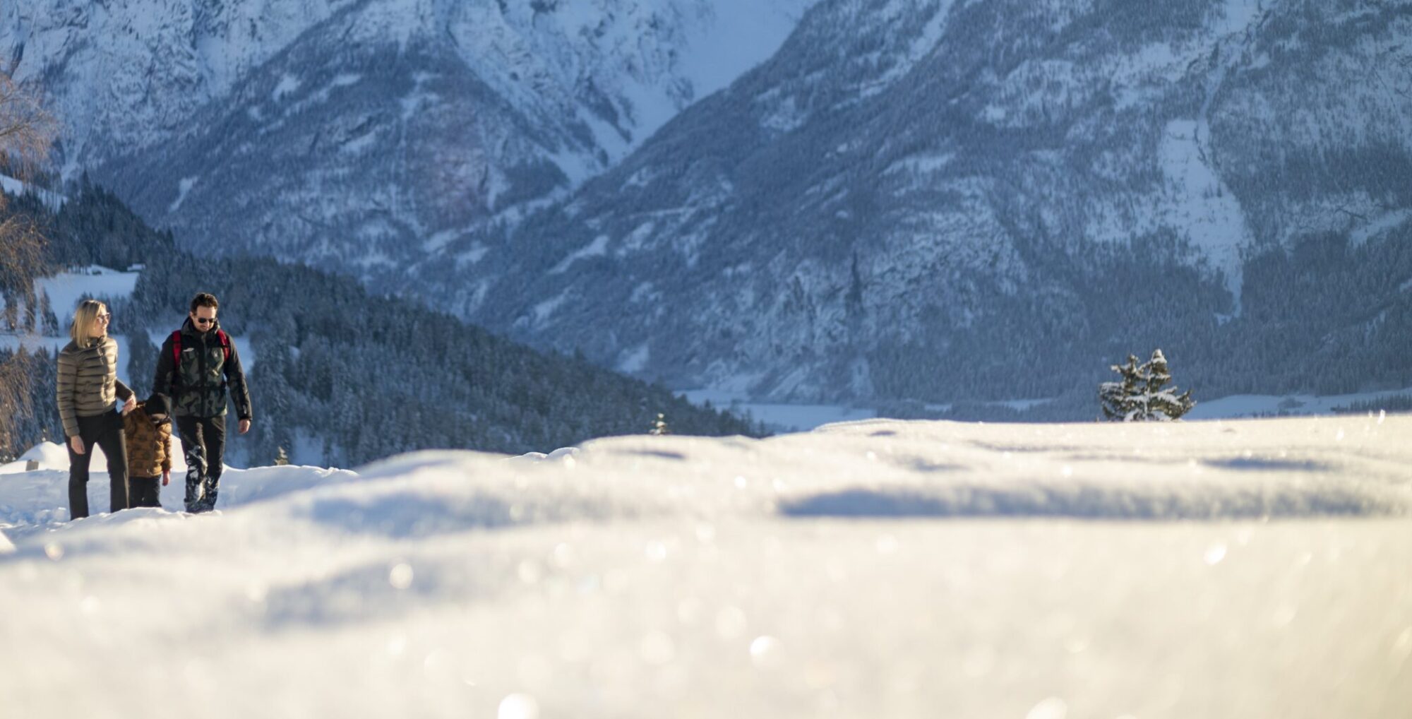 In den besten alpinen Wanderhotels sind Familien auch im Winter bestens aufgehoben sowie Spaß und Erholung garantiert.